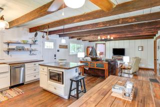 Lake Wateree Retreat Dock and Screened Porch! - Camden - 1