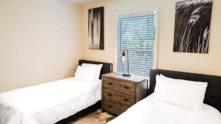 Watermen's Cabana 1C - 3-bedroom, 2-bathroom apartment - Walk to beach and access to REAL Watersports - 3