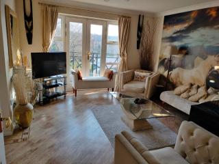 Canalside Chic Your London Escape Starts Here WIFI and Airport Transfers - 1