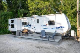 Pet-Friendly 2BR Camper with Fire Pit Grill - Gary - 0