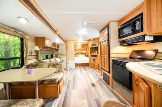 Pet-Friendly 2BR Camper with Fire Pit Grill - Gary - 6