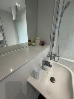 Cozy City 2 Bed 2 Bath with Netflix and views - Birmingham - 3
