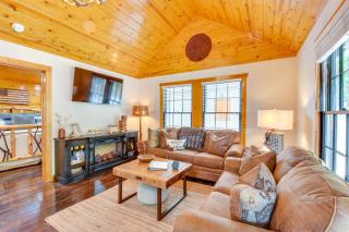 6 Mi to Helen Mtn-View Retreat with Hot Tub! - Clarkesville - 7