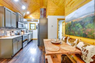 6 Mi to Helen Mtn-View Retreat with Hot Tub! - Clarkesville - 3