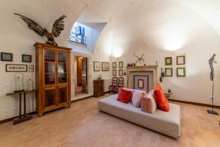 Historic Palace Overlooking Piana Di Navelli - 5