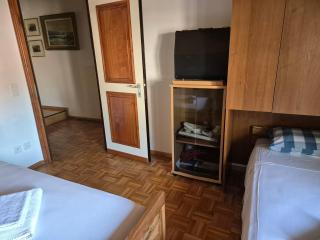 Ara Gesa Old Cottage - - 2