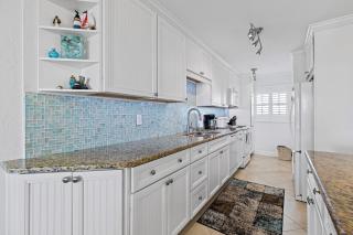 404 - 2/2 Ocean View Gem - 4