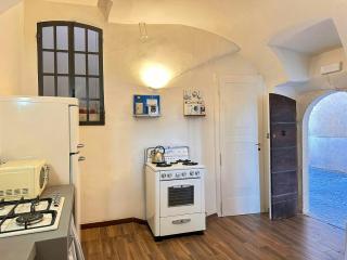 Historic Apartment With Views Of Abruzzo Valley - 6