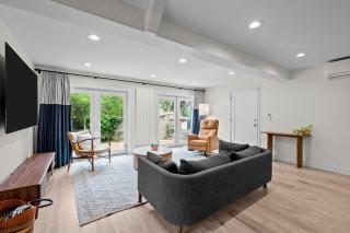 1010 Rosehill Dr - 1