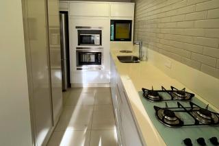 Lindo apartamento sobre a avenida principal com vista mar - Bombinhas - 3