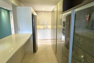 Lindo apartamento sobre a avenida principal com vista mar - 4