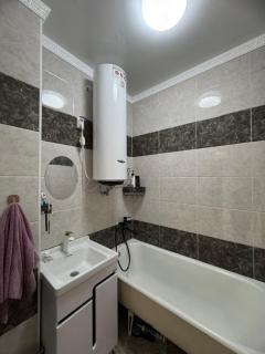 Cozy 2-Bedroom Apartment in the Center of Balykchy - Balykchy - 7