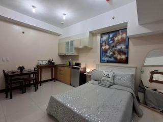 Cozy Studio Unit McKinley Hill - Manila - 5
