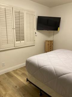 West Hills 3BR 2BR Home High Speed Ideal Temporary Stay Dedicated workspace - Hidden Hills - 2
