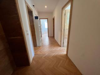 Spacious 2BR Apt in Split Center with Balcony - 4