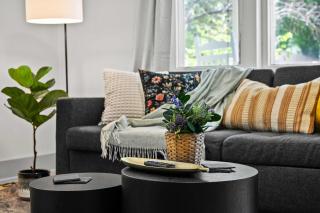 The Canary 2BR Gem in Downtown Drumheller - Drumheller - 2