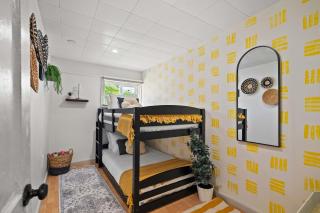 The Canary 2BR Gem in Downtown Drumheller - Drumheller - 5