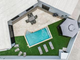 New 3br Villa Private Pool Prime Location - Noord - 9