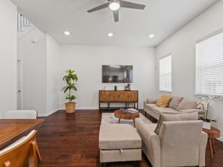 Upscale Irving Townhome - Irving - 5