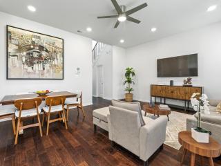 Upscale Irving Townhome - Irving - 4