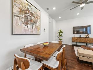 Upscale Irving Townhome - Irving - 1