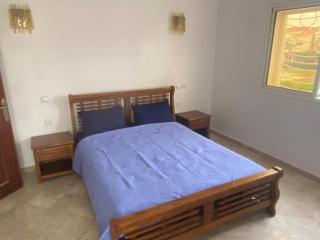villa pour famille avec piscine et accès direct à la plage dans la résidence privée golden beach 2 - Dar Hamida - 4