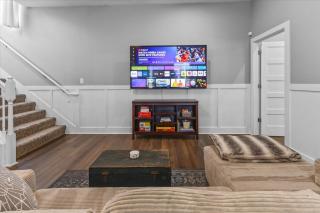 Beautiful Home with Huge Patio and Garage - Indianapolis - 6
