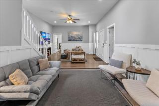 Beautiful Home with Huge Patio and Garage - Indianapolis - 5