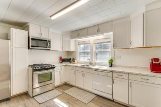 Close to Shops, Eats and Hospital Roxboro Retreat - Roxboro - 9