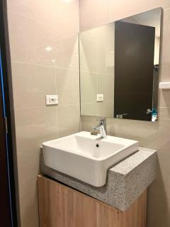 Modern 1BR BGC Uptown View - Manila - 9