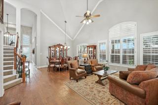 Lewisville Luxe Pool Getaway - Patio BBQ TV Room - Lewisville - 1
