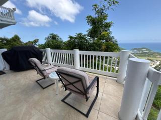 1BR Getaway with Breathtaking Views and King Bed - Contant - 4