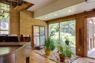Spacious and Updated Farmhouse in Yellow Springs - Fairborn - 4