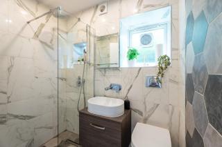 Comfortable 3-Bed House Close to Roundhay Park - 2