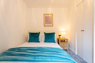 Comfortable 3-Bed House Close to Roundhay Park - 6