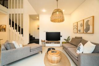 Beautiful villa on the beach side, large garden, parking - Sanur - 9