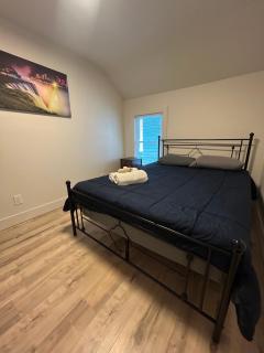 Short Walk to the Falls Newly Renovated 4 Bedroom - Niagara Falls - 7