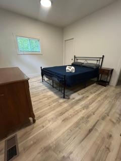 Short Walk to the Falls Newly Renovated 4 Bedroom - Niagara Falls - 5