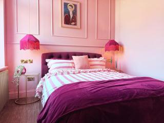 The Lillie at The Bank by Coorie Doon Stays - Troon - 8