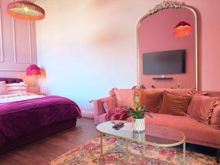 The Lillie at The Bank by Coorie Doon Stays - Troon - 4