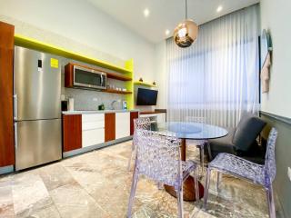Prime Location 2BR Steps from the Beach and the 5th Avenue - 5