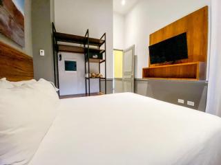 Prime Location 2BR Steps from the Beach and the 5th Avenue - 1