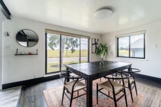 Renovated 4BR Escape Luxe Comfort and Hot Tub - 7