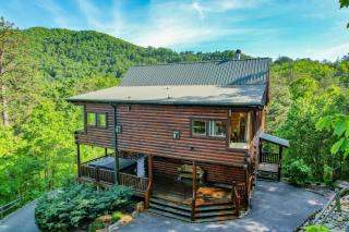 Luxury Lodge and Resort- Swimming Pool, Game Room, Hot Tub, Fire Pit, Pets - Sevierville - 2