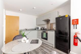 Urban Oasis by LVP Apartments - 1-Bed City Escape with Sofa Bed - Perfect for Business & Leisure - Liverpool - 1