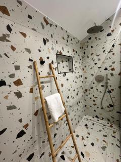 John&Nansy Cozy Apartment - Plomari - 6