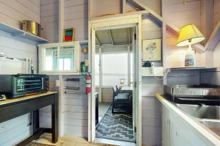 Sun Hugged Cottage - South Hero - 2