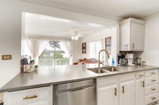 Norfork Lake Views Home with Deck in Henderson - 2