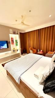 12thFloor High Rise Studio Luxe Vibe Private Patio - Gurgaon - 7