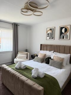 NEW refurbished Luxurious home with great transport links - Newark upon Trent - 4